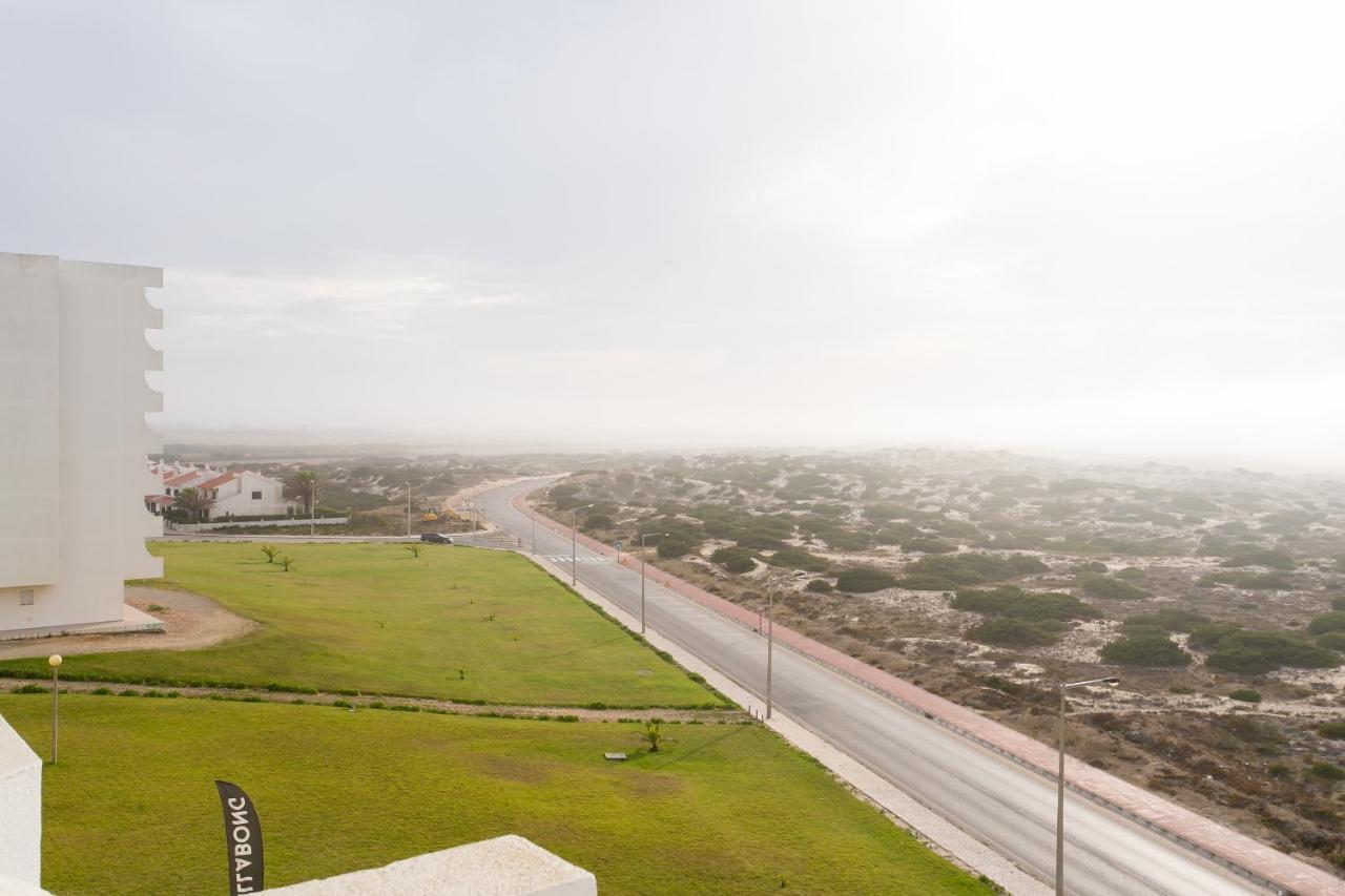 Maresia - Beachfront Peniche Apartment Exterior photo